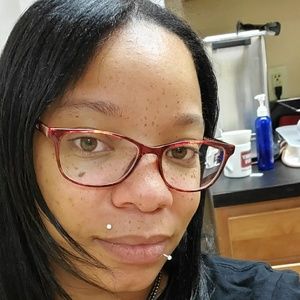 Meet your Posher, Lakindra